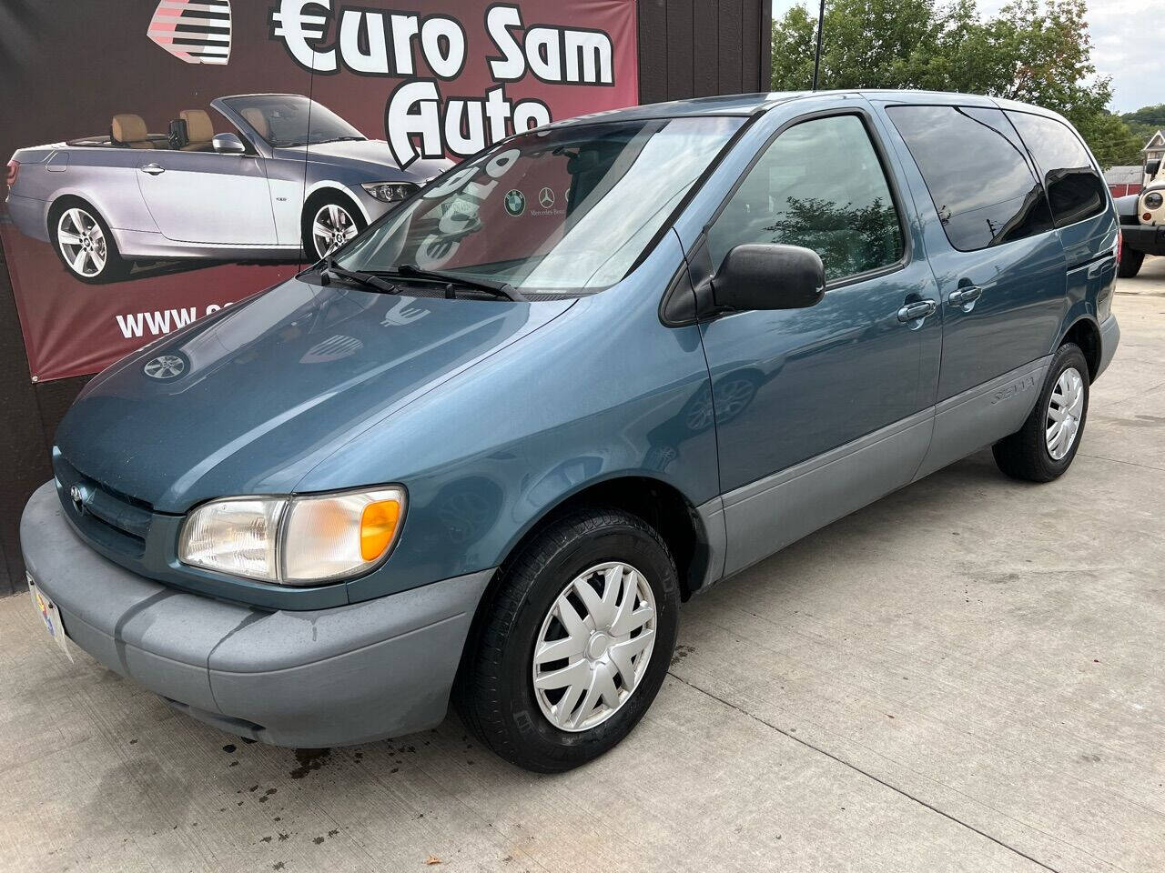 2000 Toyota Sienna Ce 