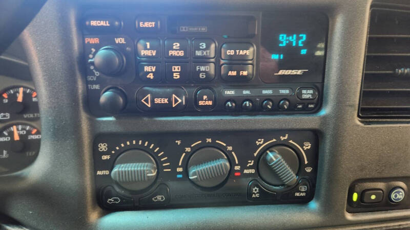 2002 GMC Yukon XL Denali