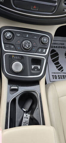 2016 Chrysler 200 C