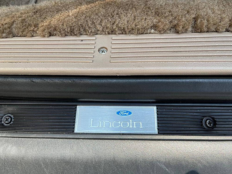 1989 Lincoln Town Car