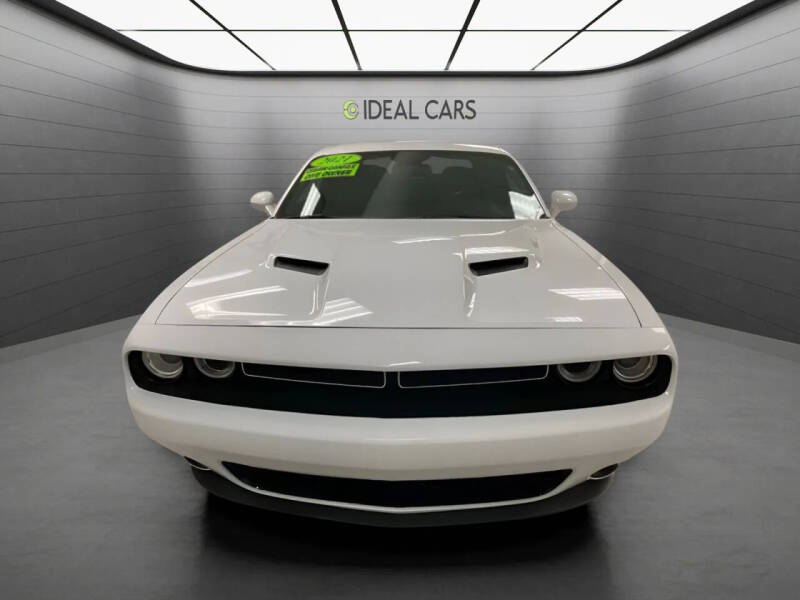 2021 Dodge Challenger SXT