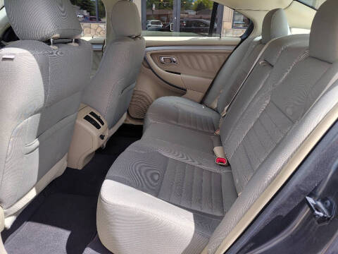 2018 Ford Taurus SE