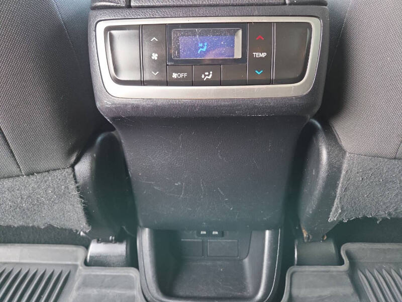 2017 Toyota Highlander LE