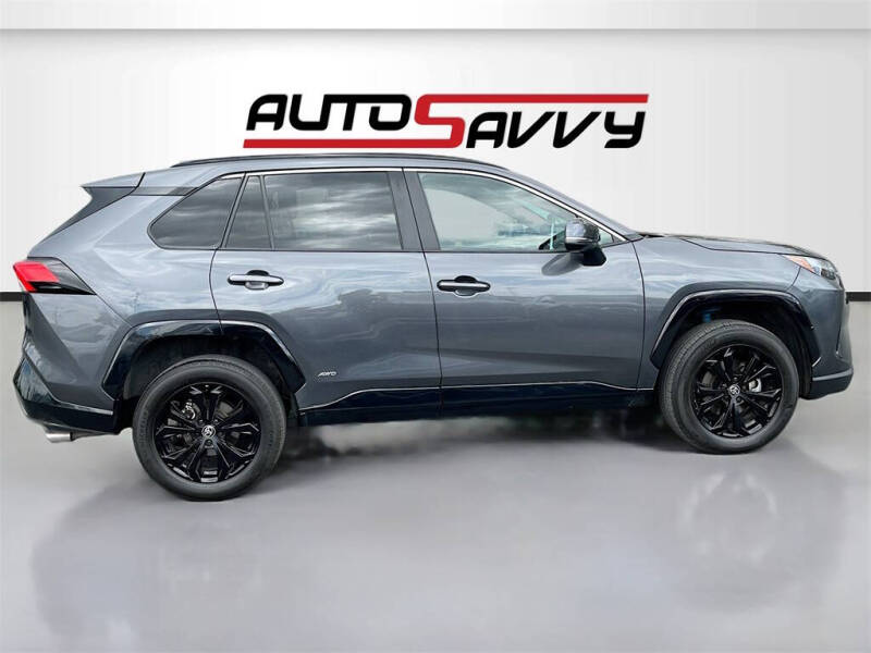 2022 Toyota RAV4 Hybrid SE