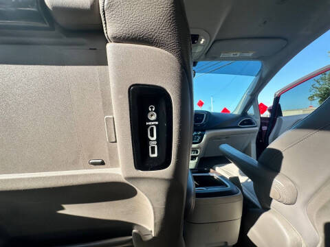 2018 Chrysler Pacifica Touring L Plus