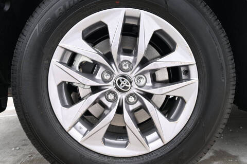 2025 Toyota Sienna XLE 8-Passenger