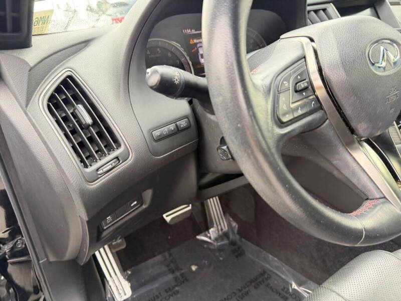 2022 Infiniti Q60 Red Sport 400