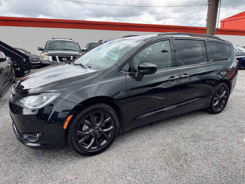 2019 Chrysler Pacifica Touring L Plus