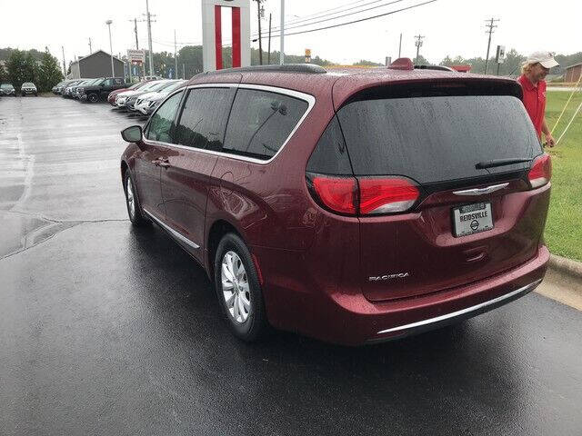 2017 Chrysler Pacifica Touring-L