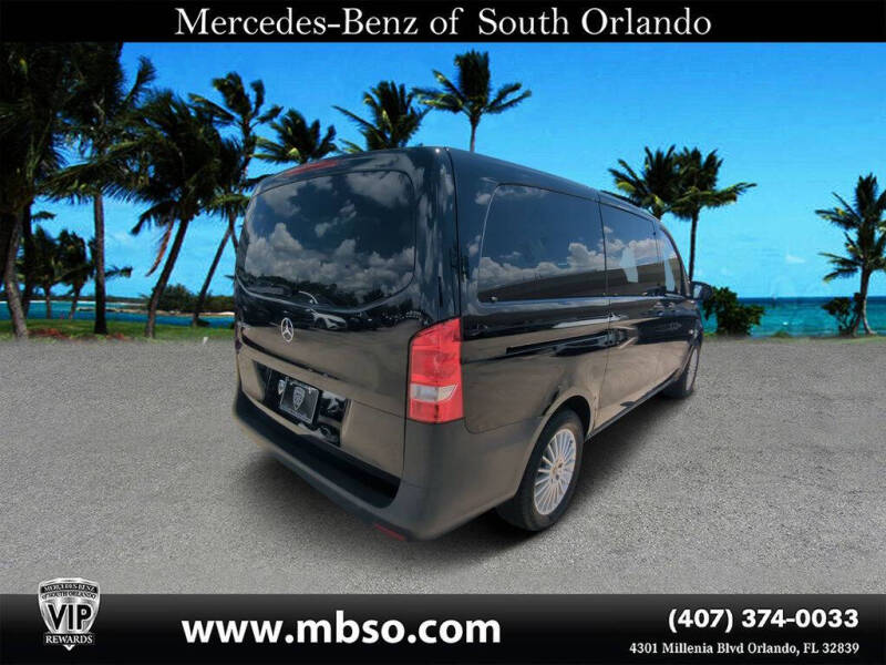 2023 Mercedes-Benz Metris Passenger