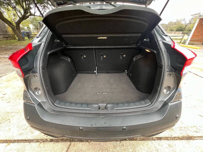 2020 Nissan Kicks SV