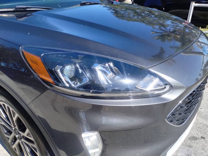 2020 Ford Escape SEL