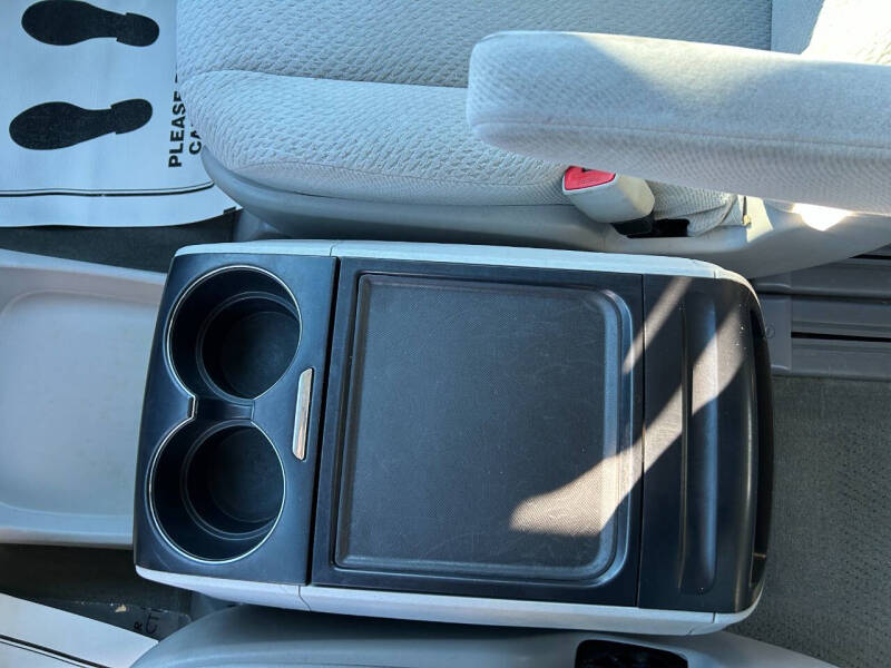 2013 Toyota Sienna LE 7-Passenger Auto Access Seat