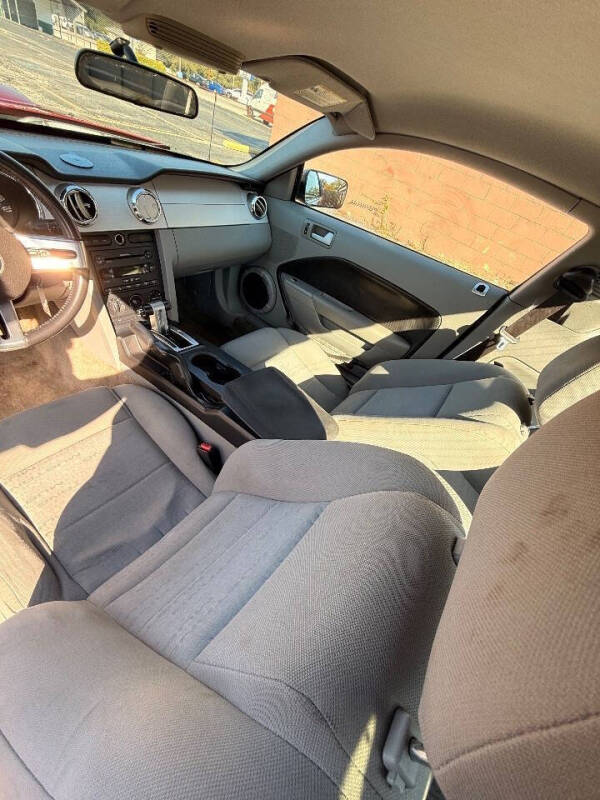 2007 Ford Mustang V6 Deluxe