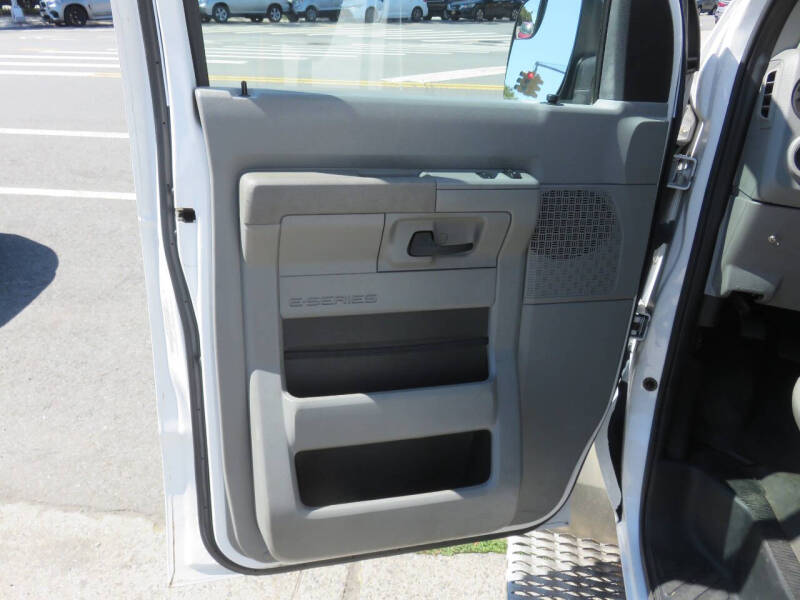 2013 Ford E-Series E-250