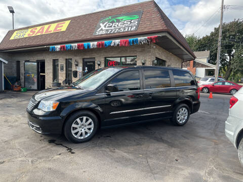 2015 Chrysler Town and Country for sale at Xpress Auto Sales in Roseville MI