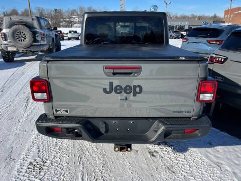 2021 Jeep Gladiator Sport