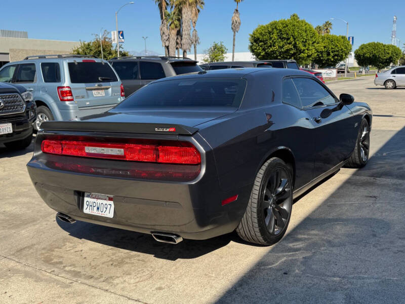 2014 Dodge Challenger SRT8 Core