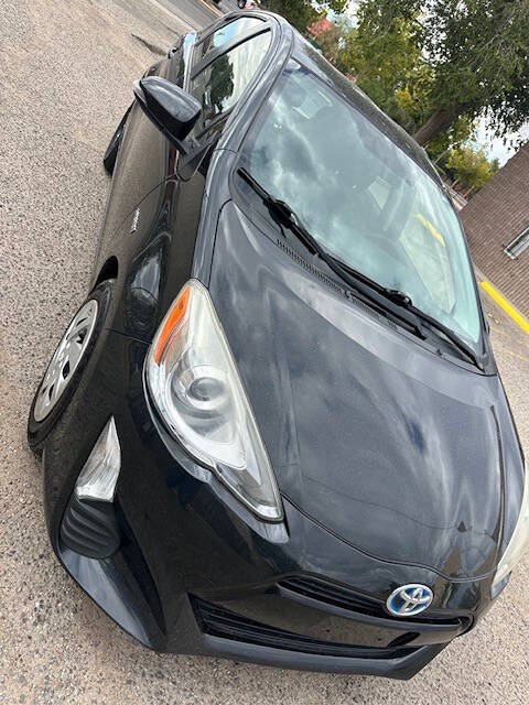 2016 Toyota Prius c Two photo 6