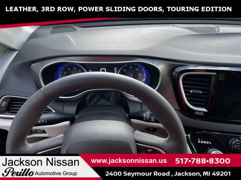 2023 Chrysler Pacifica Touring L