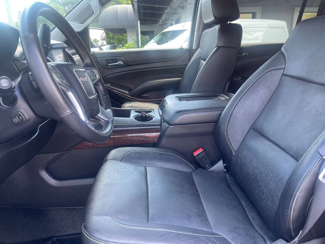 2016 GMC Yukon XL SUV / Crossover - $24,900