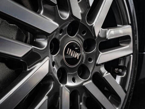 2025 MINI Hardtop 2 Door Cooper Signature Trim