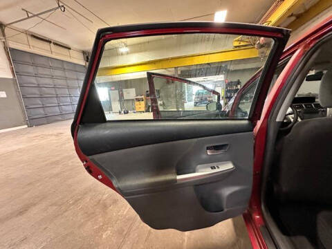 2014 Toyota Prius v Three