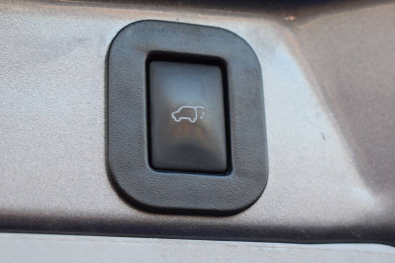 2014 Toyota Sienna XLE 7-Passenger