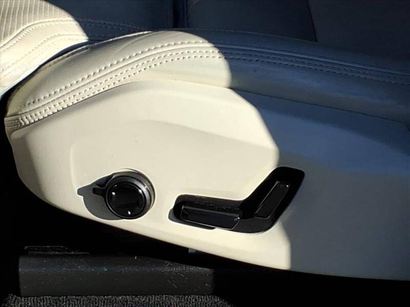 2022 Volvo XC90 T6 Inscription 6-Passenger