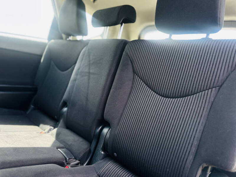 2015 Toyota Prius v Two