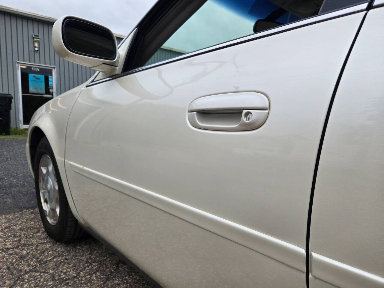 2002 Cadillac DeVille 33