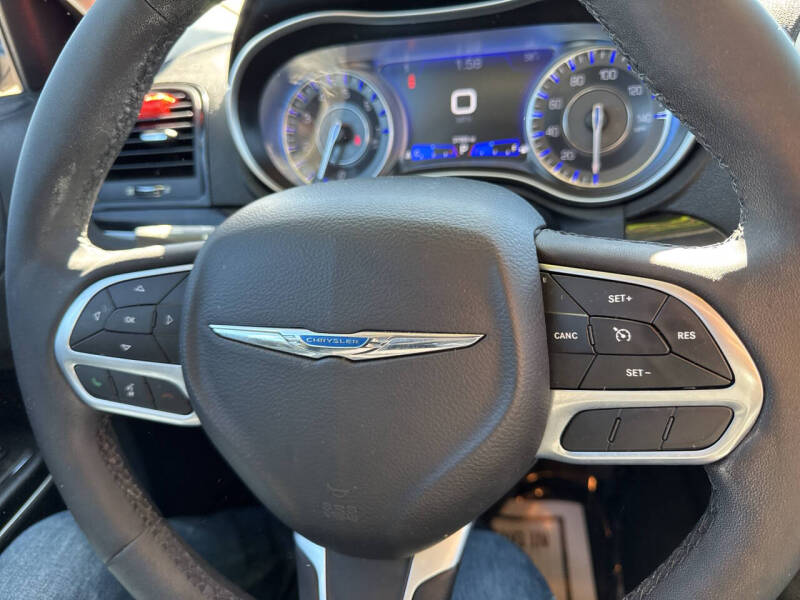 2023 Chrysler 300 Touring