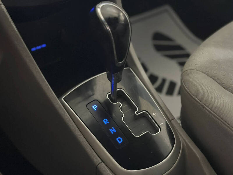 2012 Hyundai Accent SE