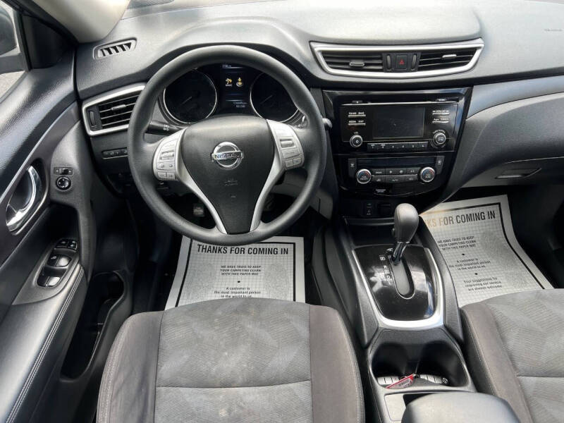2016 Nissan Rogue SV