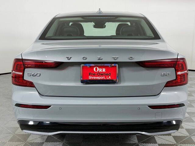 2024 Volvo S60 B5 Core Dark Theme