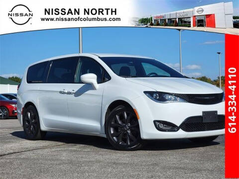 2018 Chrysler Pacifica for sale at Auto Center of Columbus in Columbus OH