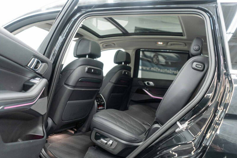 2025 BMW X7 xDrive40i