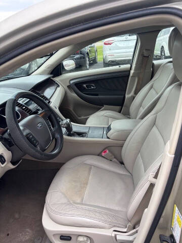 2010 Ford Taurus SEL