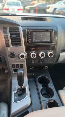 2013 Toyota Sequoia SR5