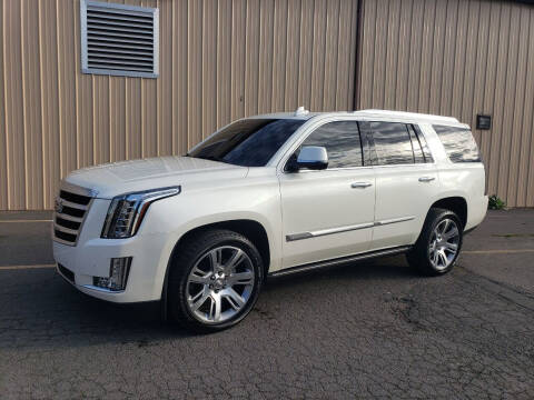 2015 Cadillac Escalade for sale at Massirio Enterprises in Middletown CT