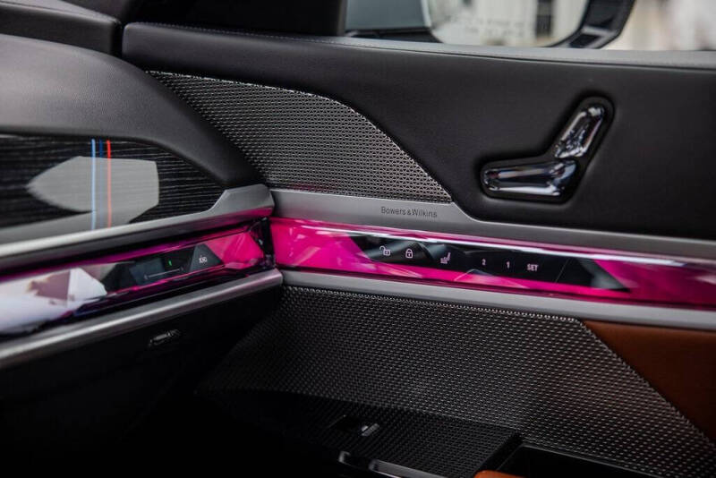 2023 BMW 7 Series 740i