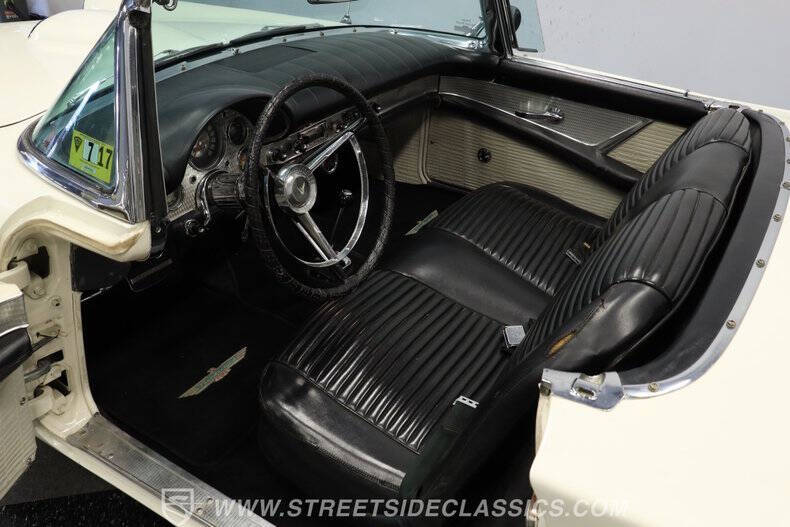 1957 Ford Thunderbird