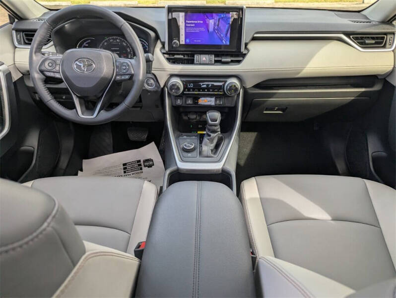 2025 Toyota RAV4 Hybrid XLE Premium