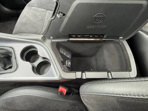 2016 Dodge Challenger 392 HEMI Scat Pack Shaker