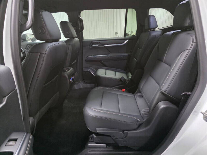 2024 GMC Acadia Elevation