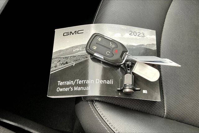 2023 GMC Terrain SLT