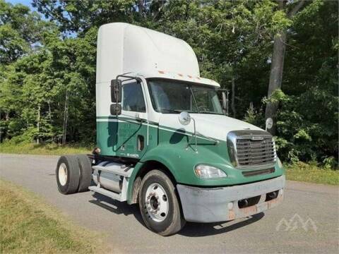 2004 Freightliner Columbia 112 for sale at Vehicle Network - Allied Truck and Trailer Sales in Madison NC
