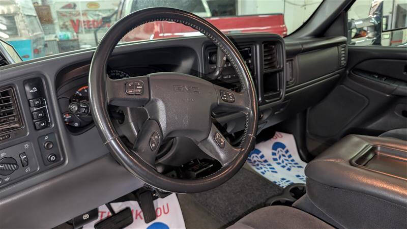 2005 GMC Sierra 2500HD