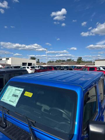 2025 Jeep Gladiator NightHawk