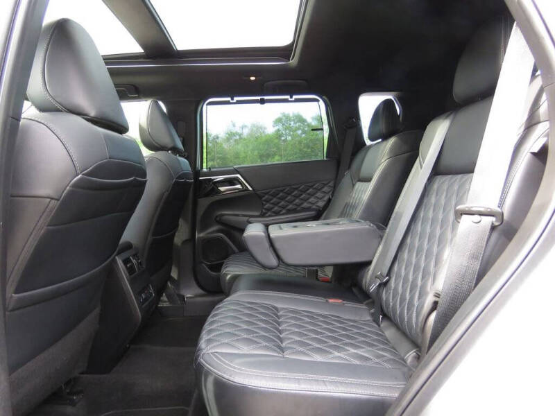 2023 Mitsubishi Outlander SEL